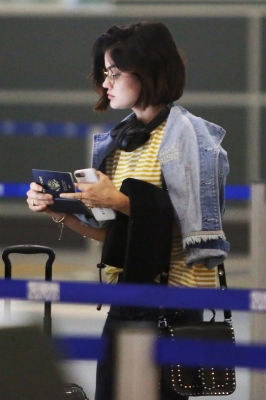 LucyCatchesAnFlight-010.jpg