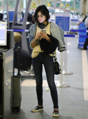 LucyCatchesAnFlight-029.jpg
