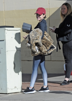 HQ
