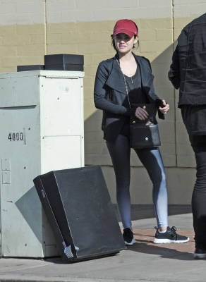HQ
