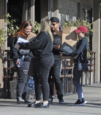 HQ

