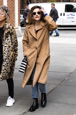 HQ
