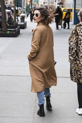 HQ
