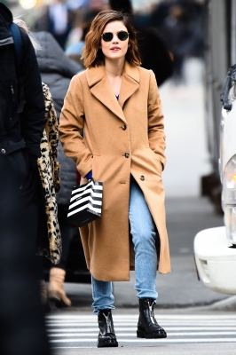 HQ
