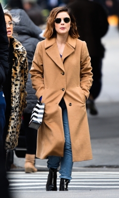 HQ
