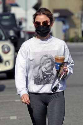 LucyH030321-016.jpg