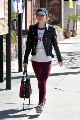 HQ
