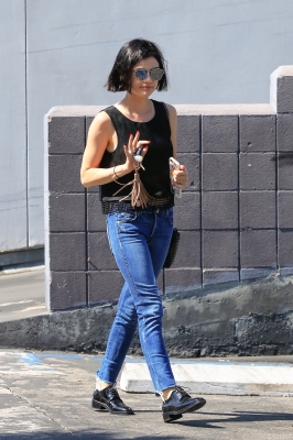 LucyInBeverlyHillsJul12-008.jpg