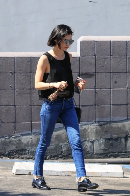 LucyInBeverlyHillsJul12-012.jpg