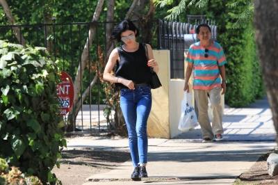 LucyInBeverlyHillsJul12-033.jpg