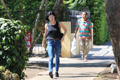 LucyInBeverlyHillsJul12-034.jpg