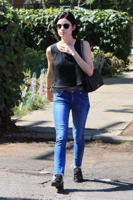 LucyInBeverlyHillsJul12-044.jpg