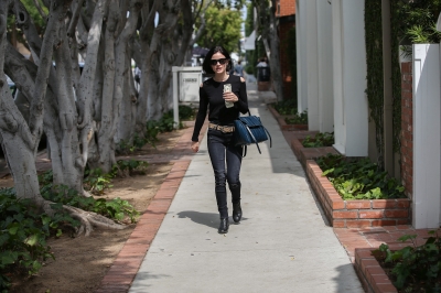 HQ
