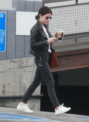 HQ
