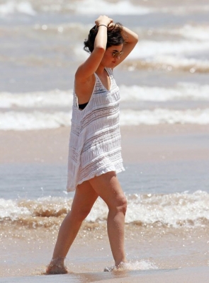 OnTheBeachInMaui01072013-14.jpg