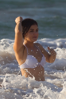 OnTheBeachInMaui30062013-35.jpg