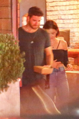 HQ
