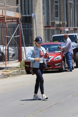 HQ
