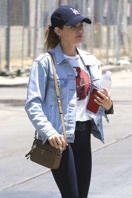 HQ

