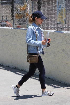 HQ

