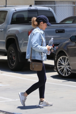 HQ
