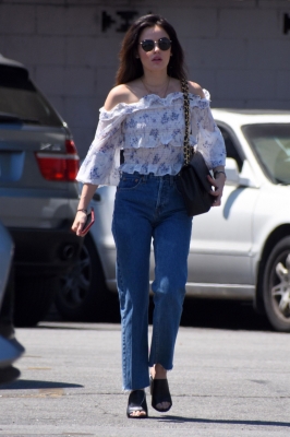 HQ
