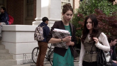 PLL_S04E03_720p_JACK_Up_DownloadSeriesHere_1016.jpg