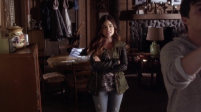 PLL_S04E18_720p_JACK_Up_DownloadSeriesHere_1699.jpg