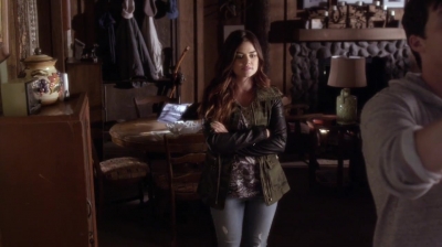 PLL_S04E18_720p_JACK_Up_DownloadSeriesHere_1701.jpg