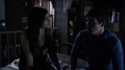 PLL_S04E18_720p_JACK_Up_DownloadSeriesHere_2260.jpg