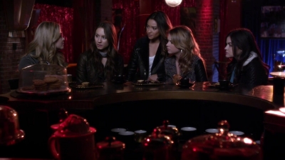 PLL_S04E24_720p_JACK_Up_DownloadSeriesHere_2255.jpg