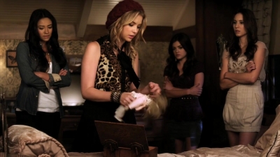 Pretty_Little_Liars_S02x17_720p_Bluray_Dual_PauloADM_0585.jpg