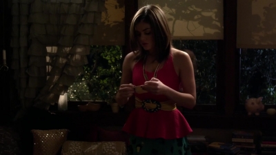 Pretty_Little_Liars_S03E02_BluRay_Rip_720p_Dual_Audio_WWW_TORRENTDOSFILMES_COM_1568.jpg
