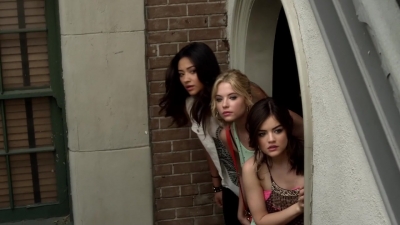 Pretty_Little_Liars_S03E04_BluRay_Rip_720p_Dual_Audio_WWW_TORRENTDOSFILMES_COM_1241.jpg