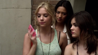 Pretty_Little_Liars_S03E04_BluRay_Rip_720p_Dual_Audio_WWW_TORRENTDOSFILMES_COM_1261.jpg