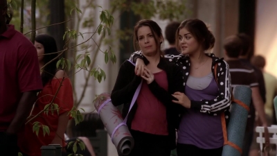 Pretty_Little_Liars_S03E10_BluRay_Rip_720p_Dual_Audio_WWW_TORRENTDOSFILMES_COM_1661.jpg