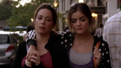 Pretty_Little_Liars_S03E10_BluRay_Rip_720p_Dual_Audio_WWW_TORRENTDOSFILMES_COM_1672.jpg
