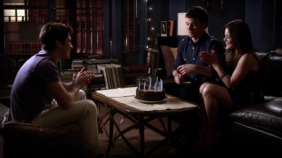 Pretty_Little_Liars_S03E11_BluRay_Rip_720p_Dual_Audio_WWW_TORRENTDOSFILMES_COM_2016.jpg