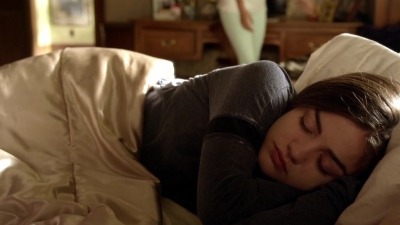 Pretty_Little_Liars_S03E16_BluRay_Rip_720p_Dual_Audio_WWW_TORRENTDOSFILMES_COM_1312.jpg