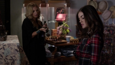 Pretty_Little_Liars_S03E19_BluRay_Rip_720p_Dual_Audio_WWW_TORRENTDOSFILMES_COM_1280.jpg