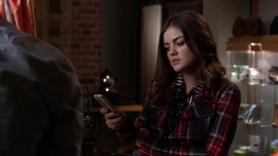 Pretty_Little_Liars_S03E19_BluRay_Rip_720p_Dual_Audio_WWW_TORRENTDOSFILMES_COM_1976.jpg