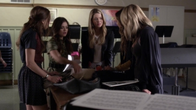 Pretty_Little_Liars_S05E08_Mini_720p_WEB-DL_Dual_RMZ-Dinho_0163.jpg