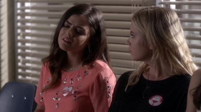 Pretty_Little_Liars_S05E19_Mini_720p_WEB-DL_Dual_RMZ-Dinho_0082.jpg