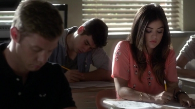Pretty_Little_Liars_S05E19_Mini_720p_WEB-DL_Dual_RMZ-Dinho_0309.jpg