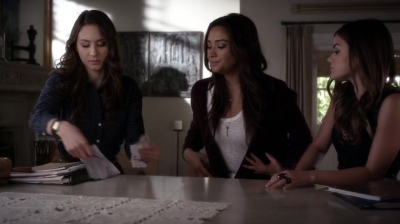 Pretty_Little_Liars_S05E23_Mini_720p_WEB-DL_Dual_RMZ-Dinho_0203.jpg