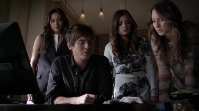 Pretty_Little_Liars_S05E23_Mini_720p_WEB-DL_Dual_RMZ-Dinho_1189.jpg