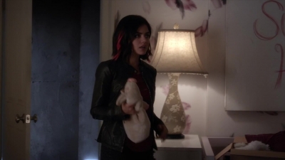 Pretty_Little_Liars_S06E01_720p_HDTV_X264-DIMENSION_1599.jpg