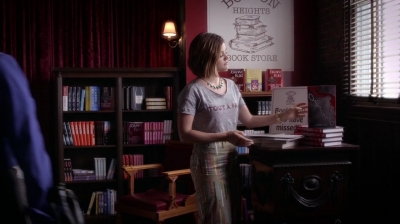 Pretty_Little_Liars_S06E11_Of_Late_I_Think_of_Rosewood_720p_WEB-DL_DD5_1_H_264-NTb_0207.jpg