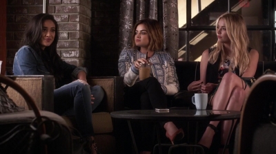 Pretty_Little_Liars_S06E11_Of_Late_I_Think_of_Rosewood_720p_WEB-DL_DD5_1_H_264-NTb_0456.jpg