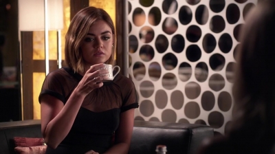 Pretty_Little_Liars_S06E12_Charlotte_s_Web_720p_WEB-DL_DD5_1_H_264-NTb_0083.jpg